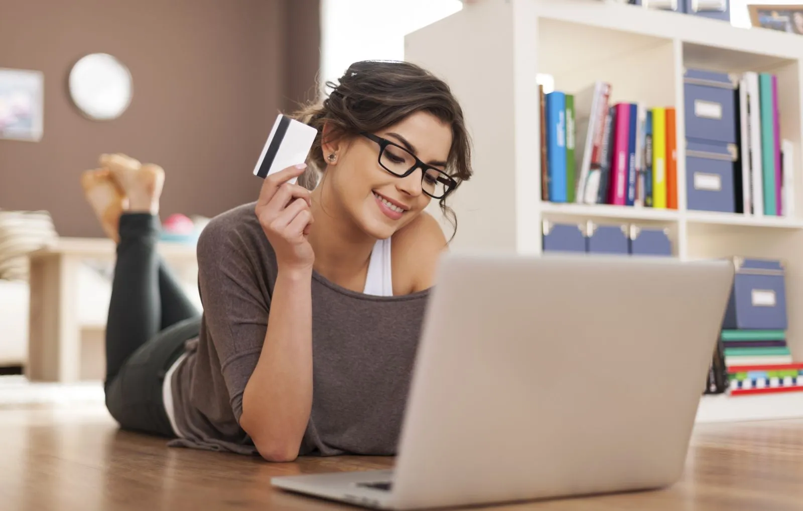 Tại sao mua một chiếc nhẫn thiết kế là khoản đầu tư thông minh của phụ nữ hiện đại