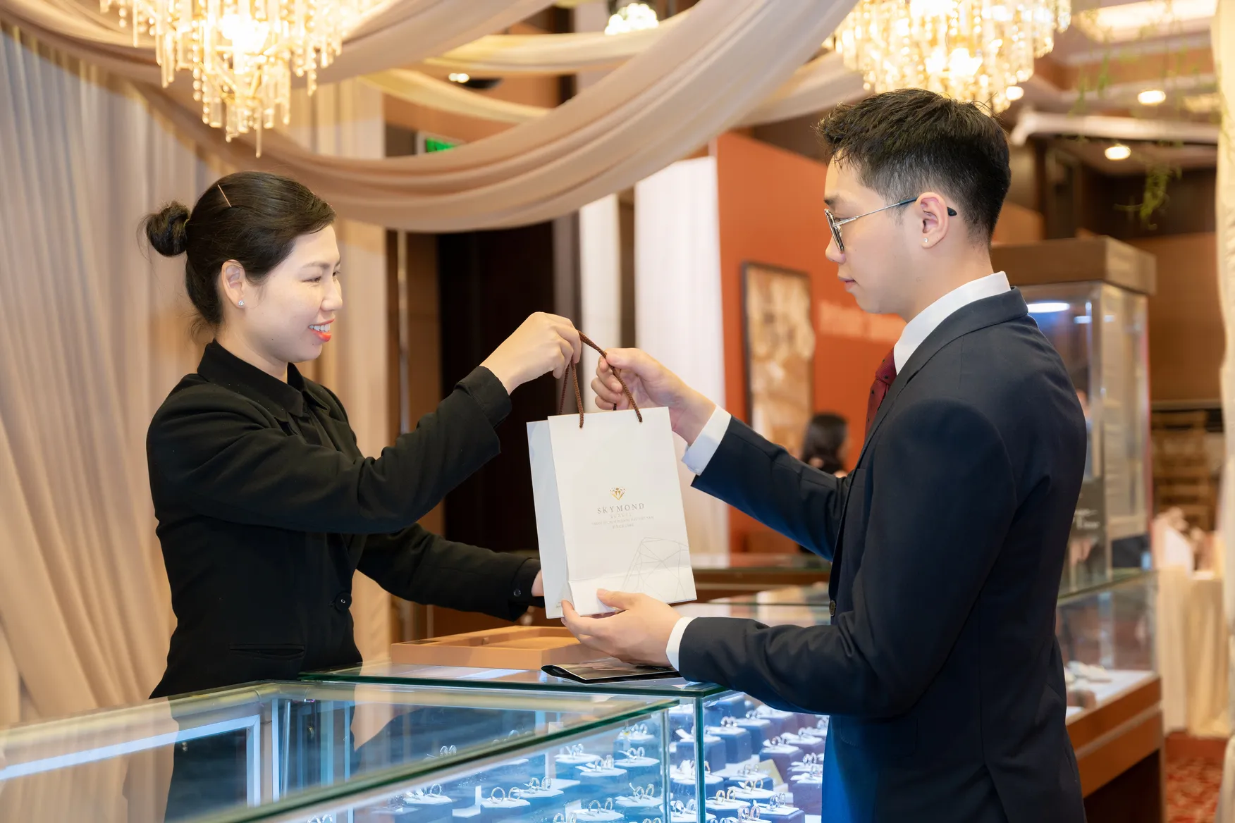 Gọi tên những nhà chế tác nhẫn nữ thiết kế độc bản được giới thượng lưu săn đón